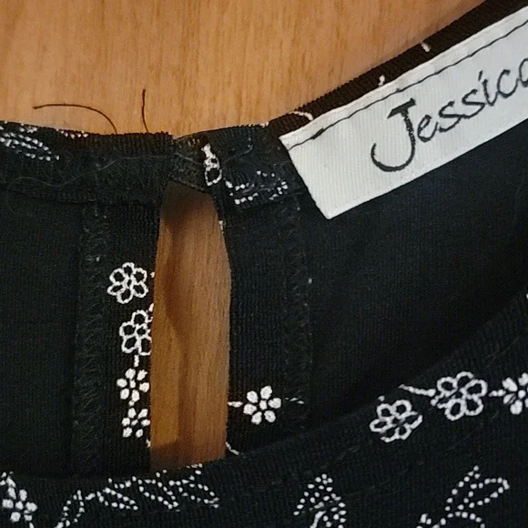 Jessica stretchy black floral dress - Picture 3 of 6